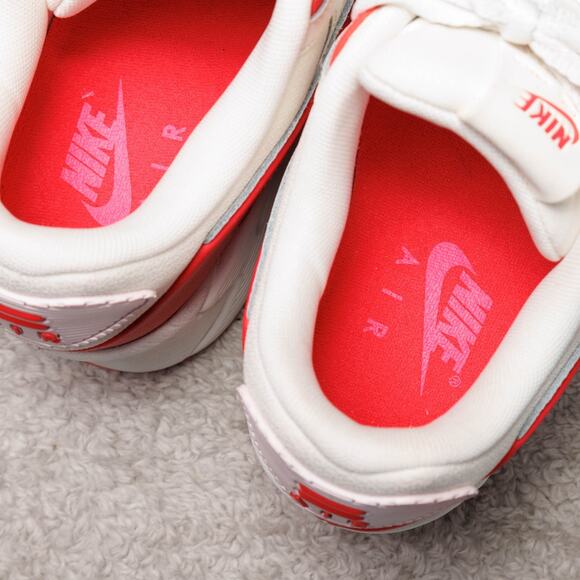 Nike Air Max 90 LV8 Sail Siren Red Pink Platform Sneakers Womens 9.5 HF5073-133 - Picture 15 of 16